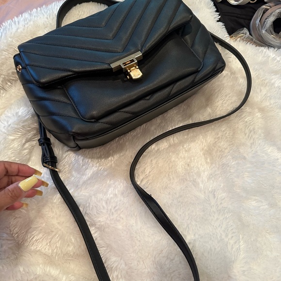 Black purse - Picture 4 of 4